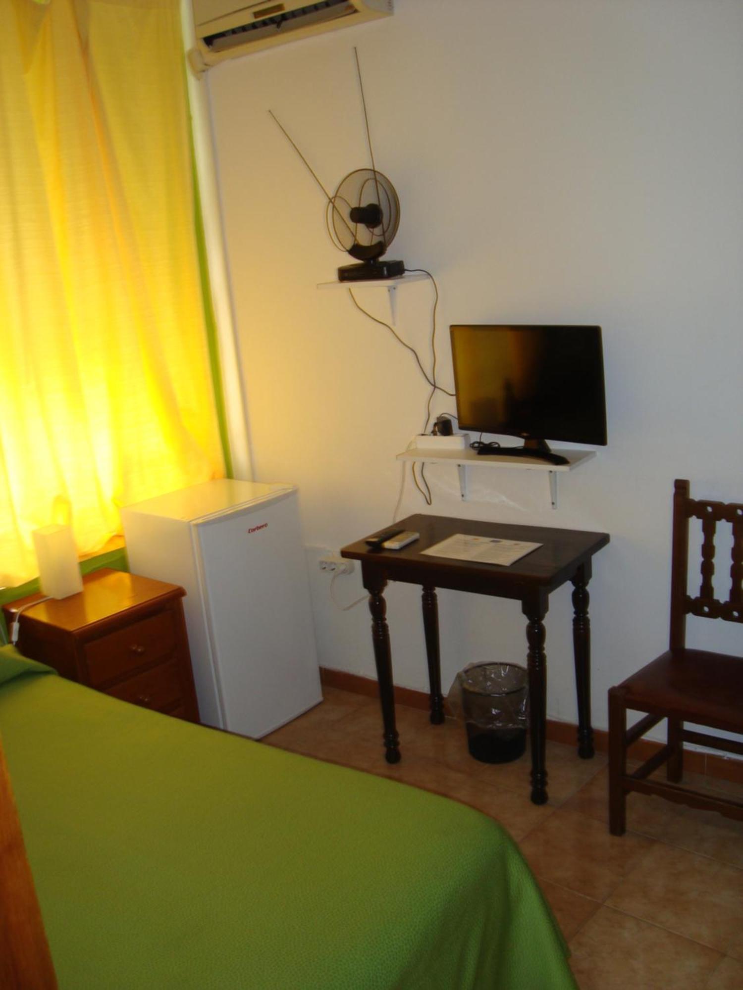 Hostal Duran Alora Exterior photo